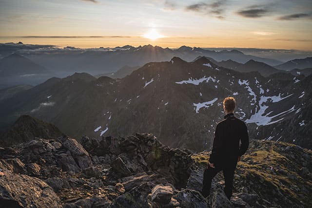 Sonnenaufgang bei einer der geführten Etappen | © TVB Osttirol / Thomas Herdieckerhoff
